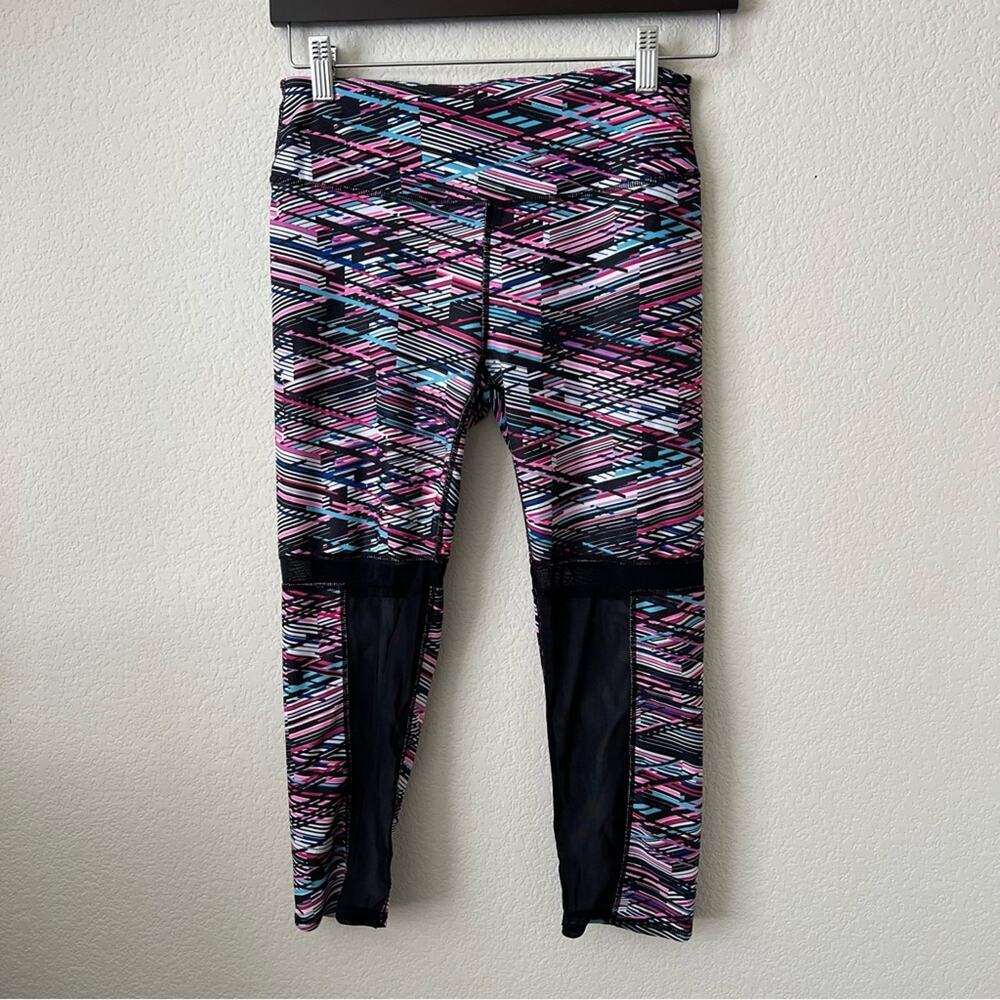 Fabletics abstract stripes cropped capri leggings mesh inserts pink black blue